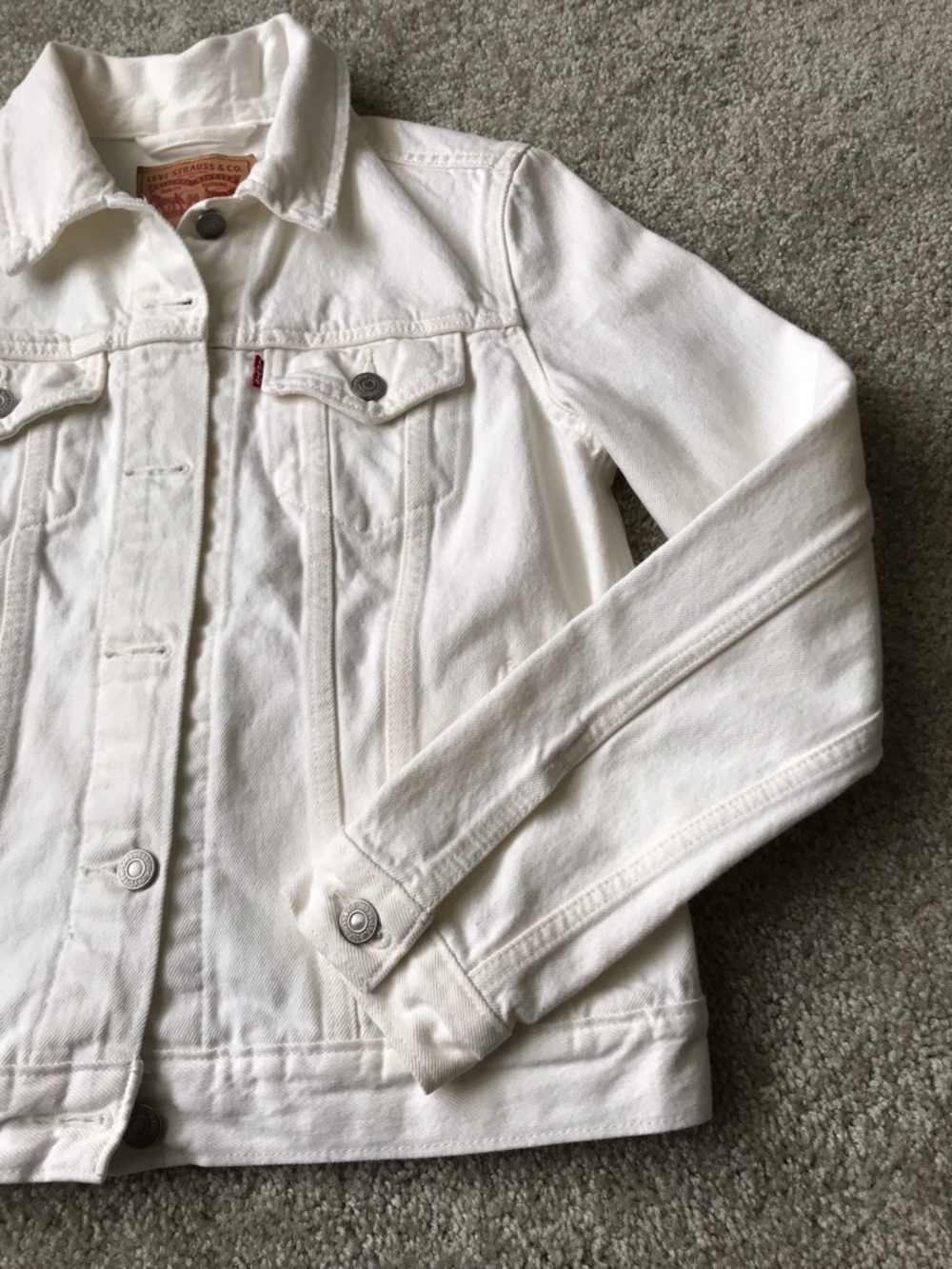 Preowned Levis white denim jean trucker jacket - medium - Picture 3 of 9